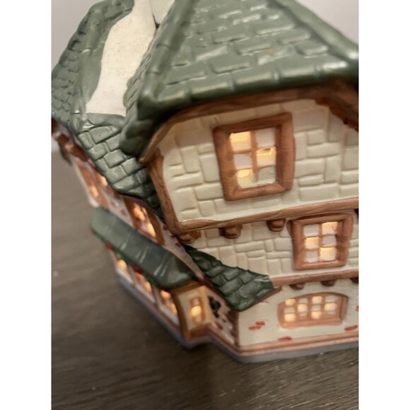 Dickens Keepsakes Roadhouse inn Porcelain Lighted House Light Kit - Picture 10 of 16